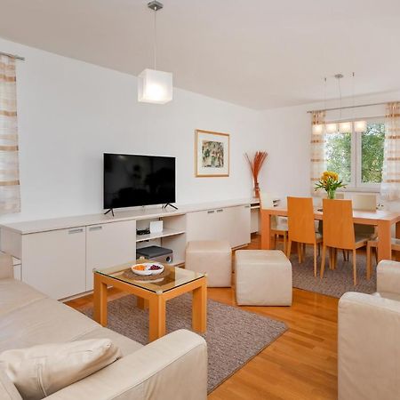 Comfortable Apartment Laura Lapad With Garage Dubrovnik Eksteriør bilde
