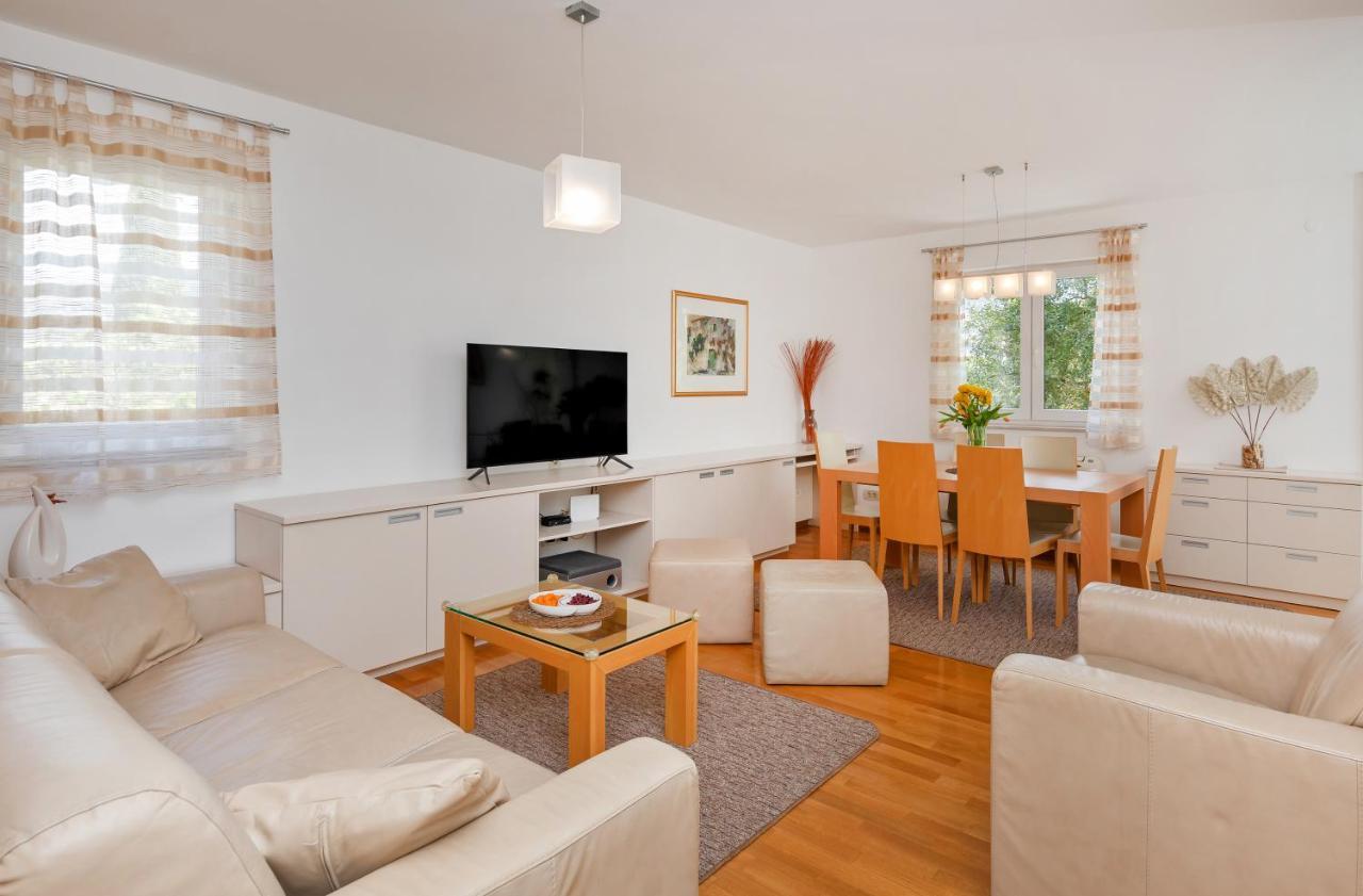 Comfortable Apartment Laura Lapad With Garage Dubrovnik Eksteriør bilde