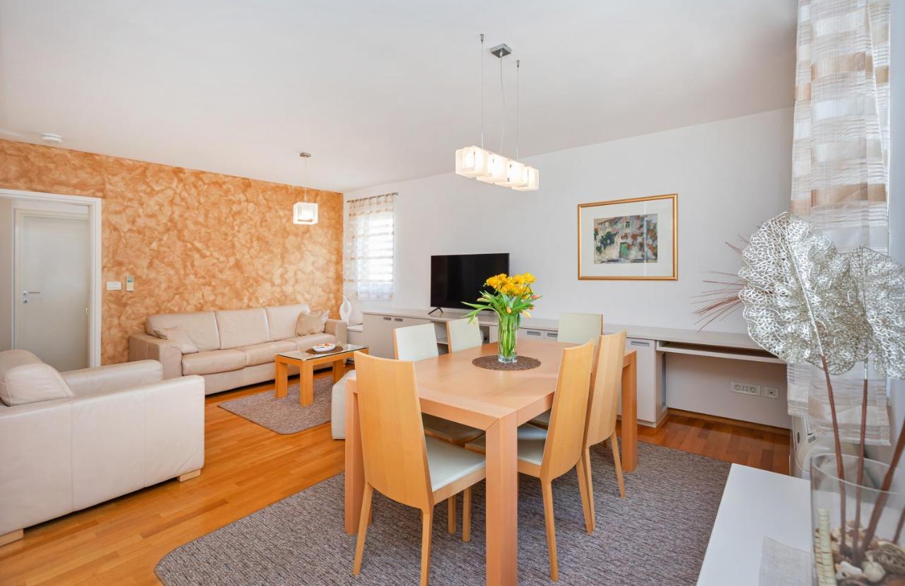 Comfortable Apartment Laura Lapad With Garage Dubrovnik Eksteriør bilde