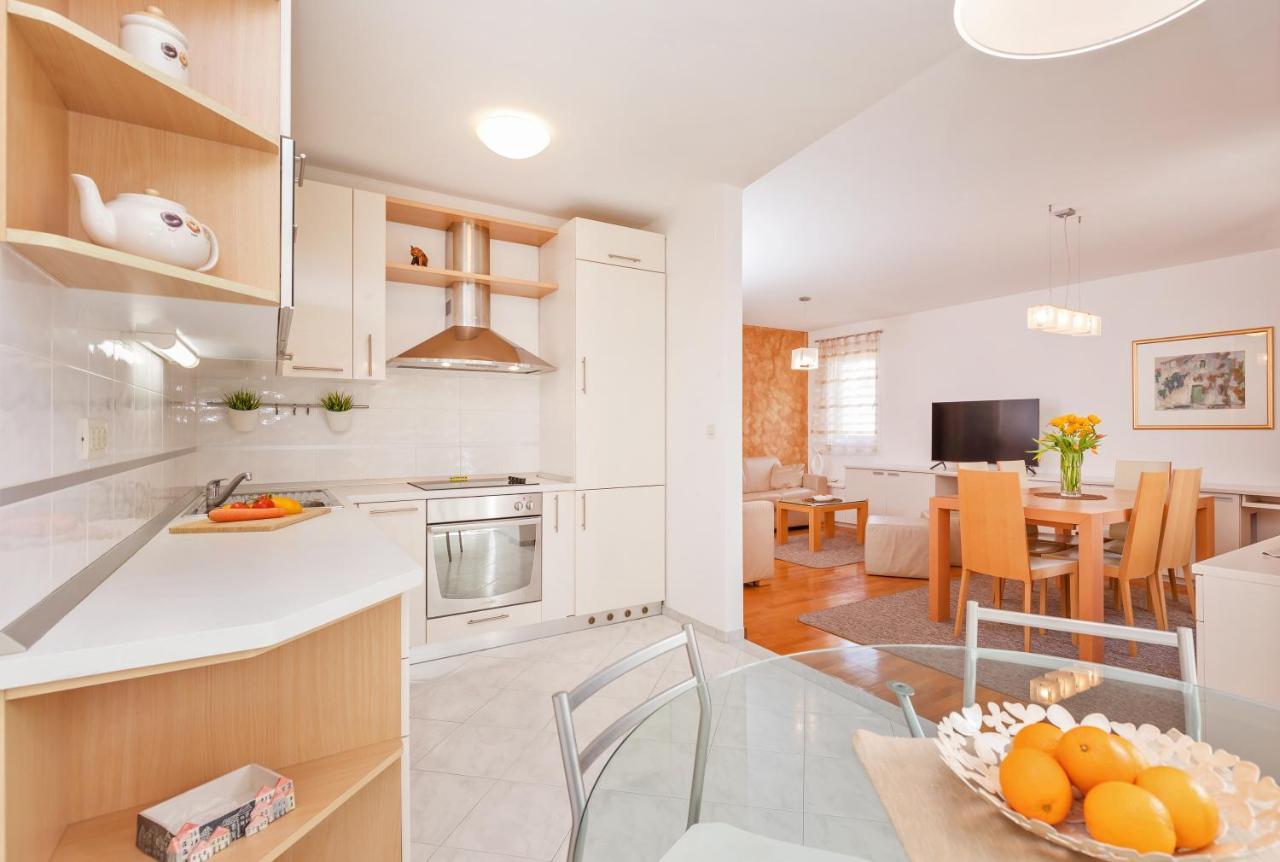 Comfortable Apartment Laura Lapad With Garage Dubrovnik Eksteriør bilde