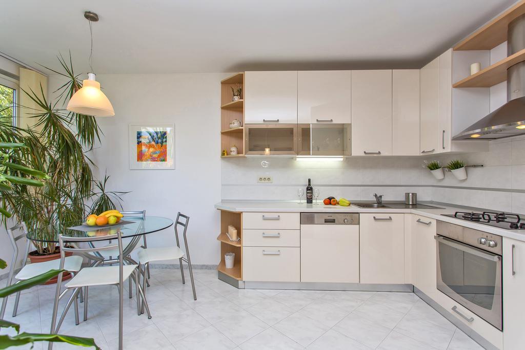 Comfortable Apartment Laura Lapad With Garage Dubrovnik Eksteriør bilde