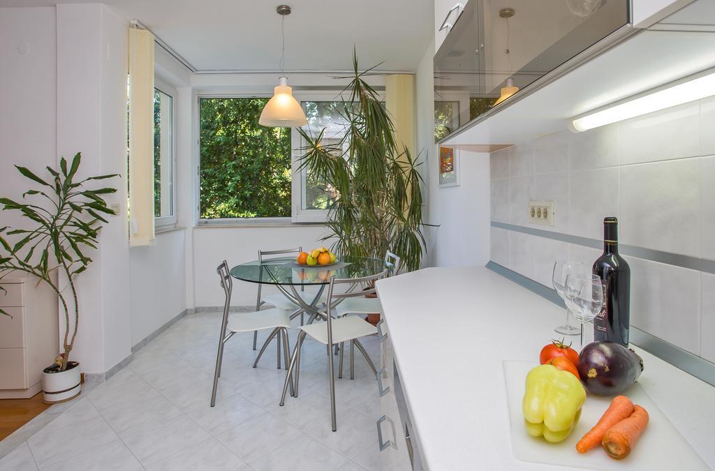 Comfortable Apartment Laura Lapad With Garage Dubrovnik Eksteriør bilde