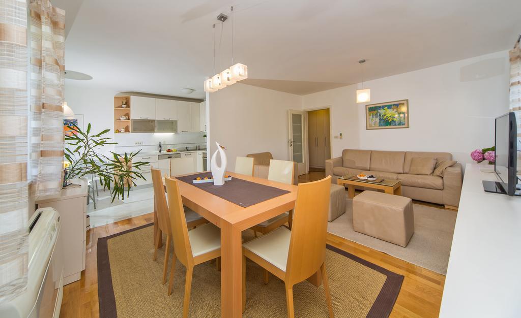 Comfortable Apartment Laura Lapad With Garage Dubrovnik Eksteriør bilde