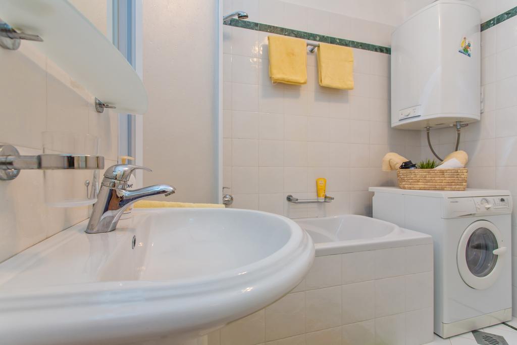 Comfortable Apartment Laura Lapad With Garage Dubrovnik Eksteriør bilde